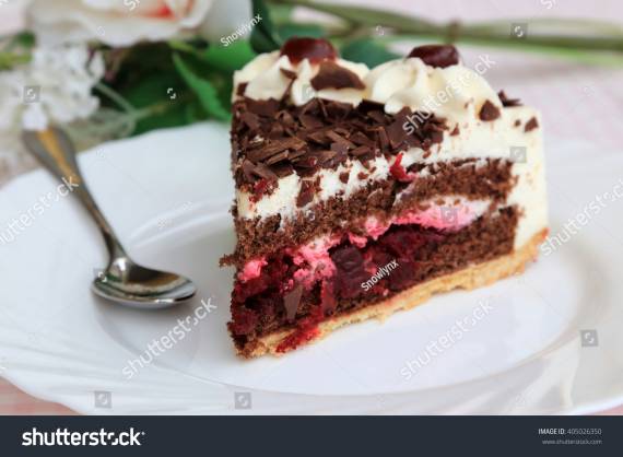 schwarzwalder-kirschtorte-923814230